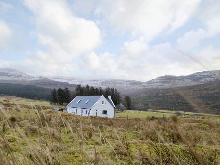 Outstanding holiday home  | Sealladh Breagh - Sealladh Breagh and Taigh Iasg - Sealladh Breagh, Glenuachdarach