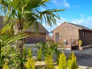 Delightful accommodation | Fern Lodge - Sandbank Lodges, Melbourne, near Derby