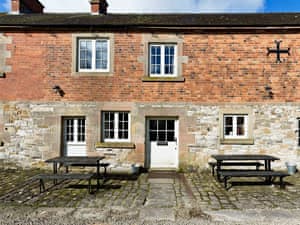 Attractive barn conversion | Lendow - Knockerdown Cottages, Carsington, near Ashbourne