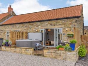Hot tub | Orchard Cottage - Island Farm Cottages, Staintondale, near Whitby