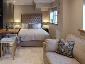 Luxurious Sussex studio apartment | The White House Studio, Worthing
