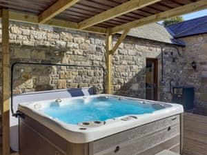 Hot tub | The Byre, Chatton, near Alnwick