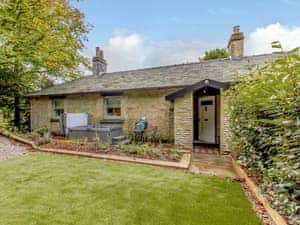 Exterior | Pheasant Cottage - Moore Care Cottages, Buxton