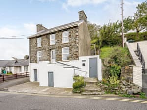 Exterior | Fron Towyn Cottage, New Quay