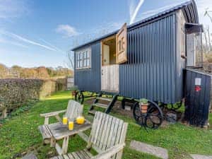 Exterior | Elsie&rsquo;s Hut, Hassocks