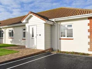 Exterior | Bungalow 8 - Fort Spinney Holiday Bungalows, Yaverland