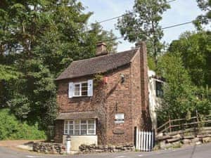 Charming Shropshire holiday cottage | The Old Toll House, Coalport, near Ironbridge