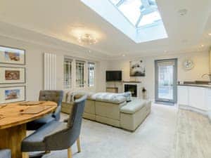 Open plan living space | Friars Corner, Richmond