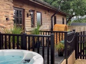 Hot tub | The Barn, Neenton, near Bridgnorth