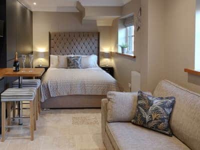 Luxurious Sussex studio apartment | The White House Studio, Worthing