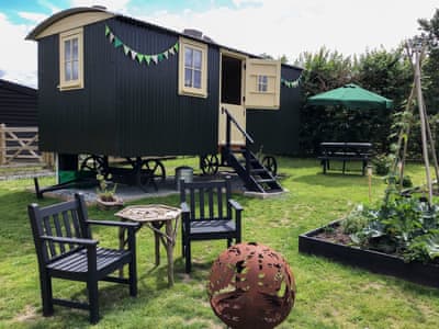 Exterior | Shepherds Hut at The Beeches, Harleston, near Eye
