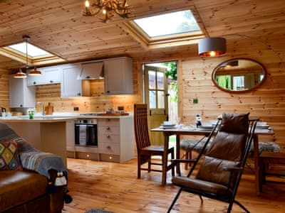 Open plan living space | Berwyn Lodge, Evesham, near Broadway