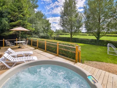 Delightful property with hot tub | Luckington Stables 1 - Luckington Stables, Newbury, near Frome
