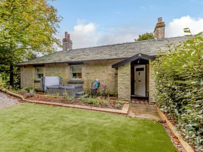 Exterior | Pheasant Cottage - Moore Care Cottages, Buxton
