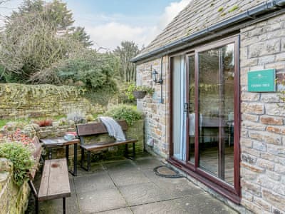 Sitting-out-area | Cherry Tree Cottage - Mill Farm Cottages, Barlow near Bakewell