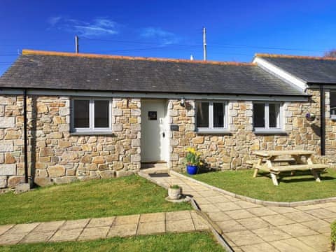 Charming property | Friesian Valley Cottages - Elm - Friesian Valley Cottages , Mawla, near Porthtowan