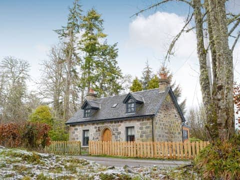  Beautifully renovated 19th-century cottage | Mid-Lodge - Beaufort Cottages, Beauly, near Inverness