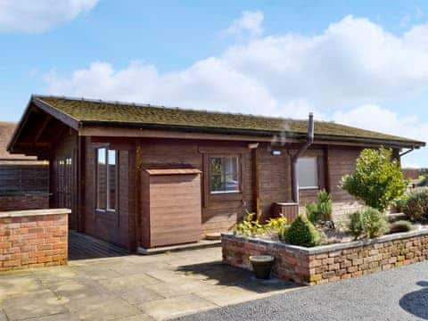 Exterior | Baytree Lodge - Sandbank Lodges, Melbourne, near Derby