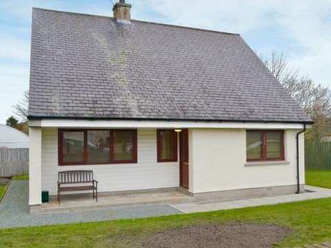 Chamring property | Cluaran Cottage, Tain