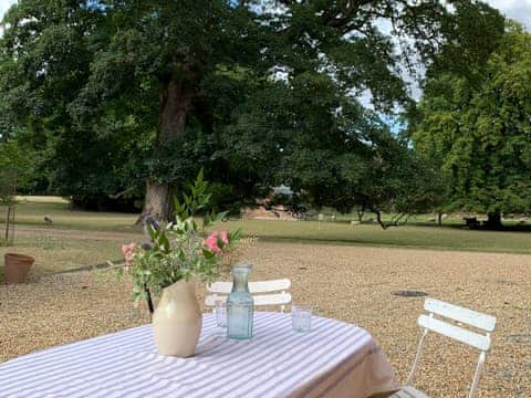 Sitting-out-area | The Stable, Womenswold, near Canterbury