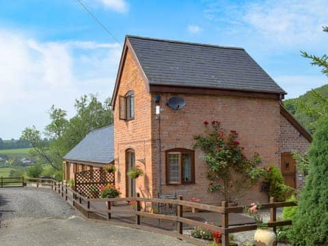 Exterior | Y Bwthyn - Hafod Talog Barns, Tregynon