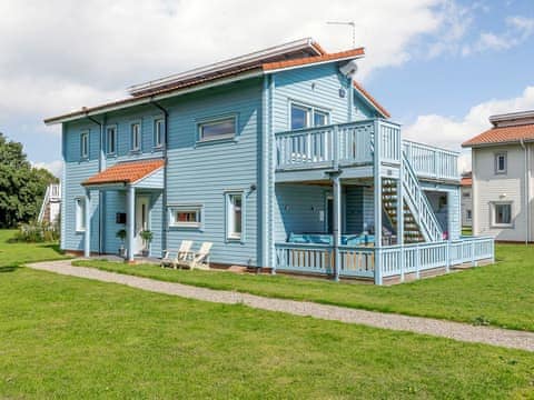 Exterior | Twin Oaks, Fritton, near Great Yarmouth