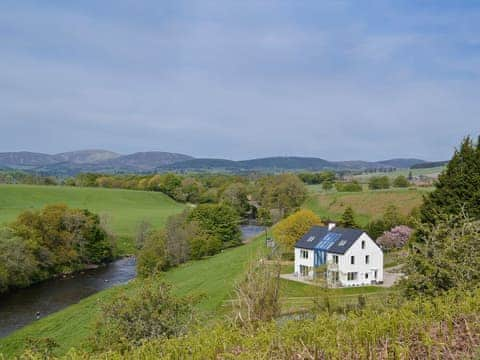 On the banks of the River South Esk | Wester Auchleuchrie, Memus, near Kirriemuir