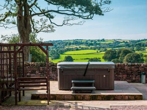 Hot tub | Dairy House Farm, Horton, near Leek