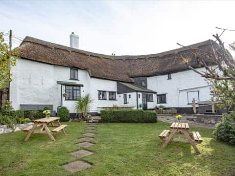 Exterior | Thatched Cottage, Kingsteignton, near Newton Abbot