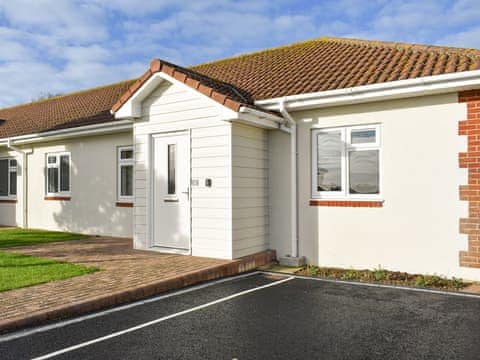 Exterior | Bungalow 8 - Fort Spinney Holiday Bungalows, Yaverland