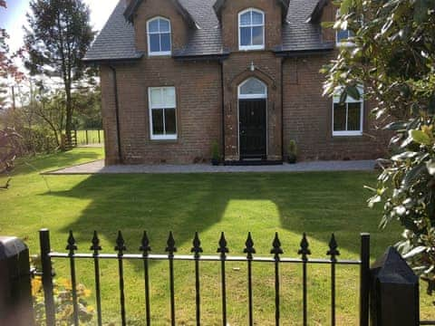 Pretty, grade II listed farmhouse | Halleaths Home Farm, Lochmaben