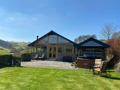 Exterior | Red Kite Cottage - Mill Farm Holiday Cottages, Heyope, near Knighton