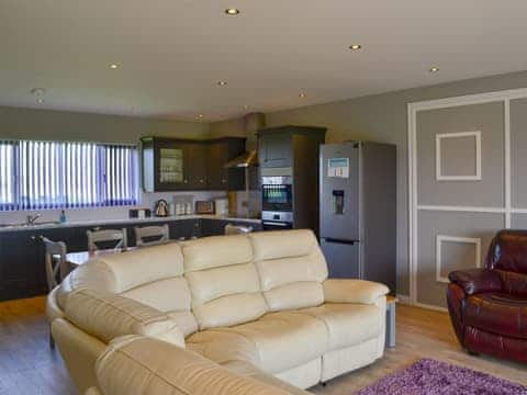 Open plan living space | Aimmee&rsquo;s Lodge - Wallrudding Farm Cottages, Doddington, near Lincoln