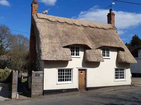 Idyllic thatched cottage | The Croft, Sible Hedingham, near Halstead