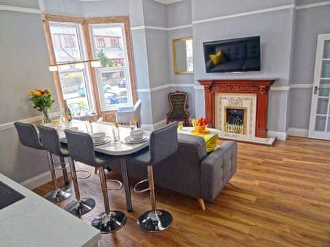 Open plan living space | Sea Coast - Seaside Llandudno, Llandudno