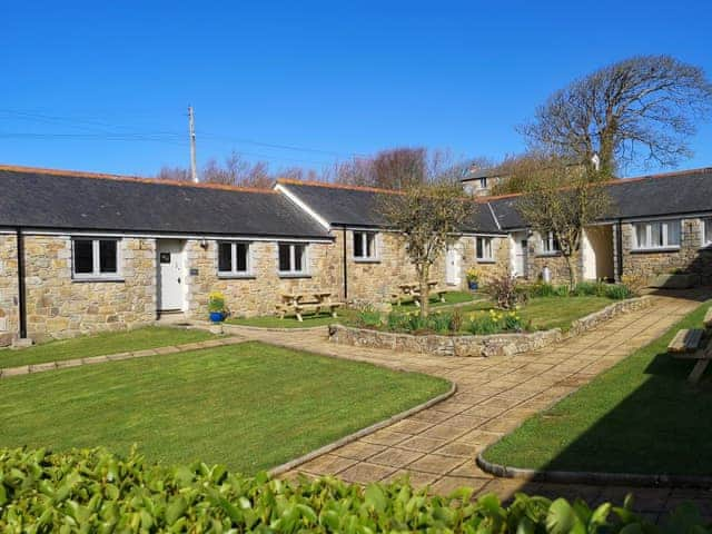 Delightful properties | Friesian Valley Cottages - Elm - Friesian Valley Cottages , Mawla, near Porthtowan