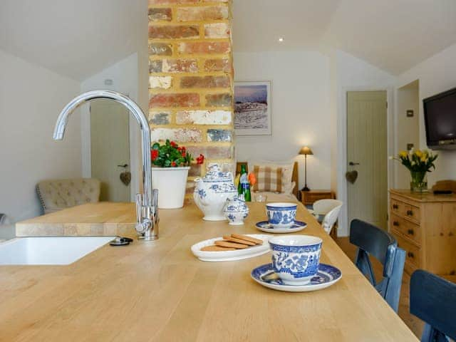 Well-equipped kitchen area with breakfast bar | The Old Dairy At Wootton - Wootton Farm, East Chiltington