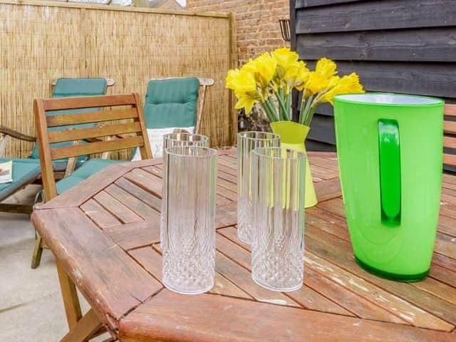 Delightful sitting out area | The Hayloft - Meadow Farm, Hickling