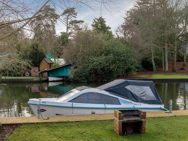 Peaceful surroundings | Mallard - Daisy Broad Lodges, Wroxham