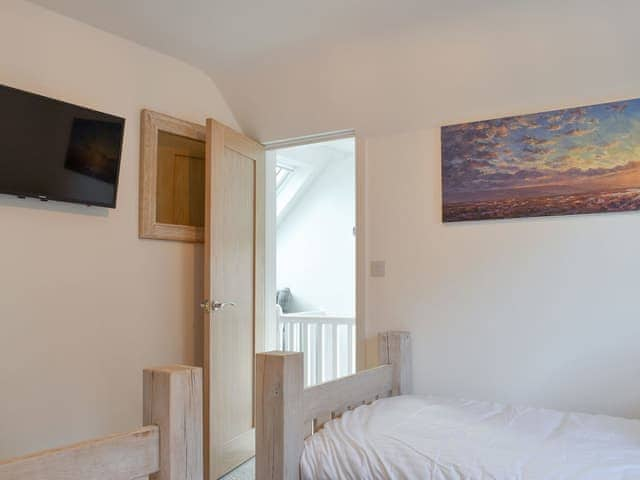 Light and airy twin bedroom | Abbey View, Whitby