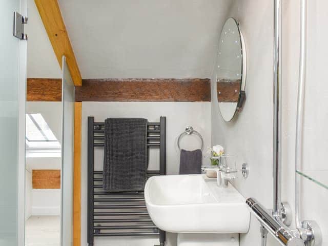 En-suite | Fern Cottage, Bradwell