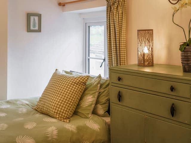 Twin bedroom | Fern Cottage, Bradwell