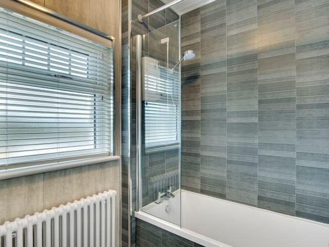 Family bathroom | Amber Waves, Seahouses