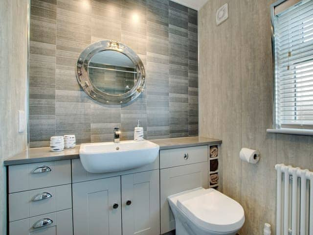 Family bathroom | Amber Waves, Seahouses