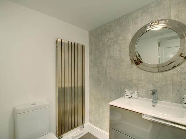 Downstairs shower room | Amber Waves, Seahouses