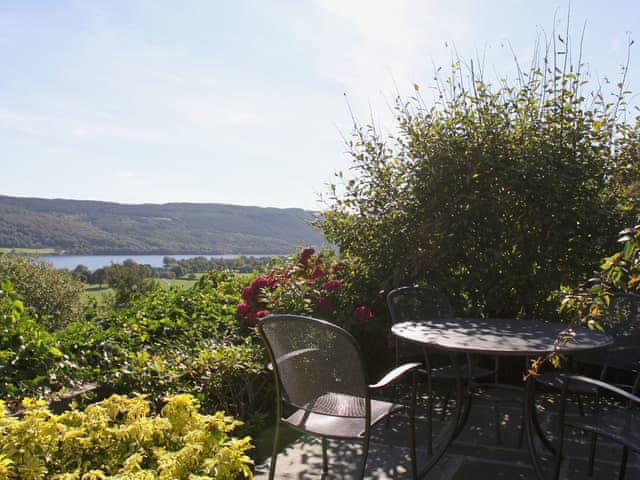 Relaxing detached garden with stunning views | Carrie’s Gate, Coniston