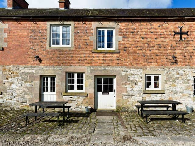 Attractive barn conversion | Lendow - Knockerdown Cottages, Carsington, near Ashbourne