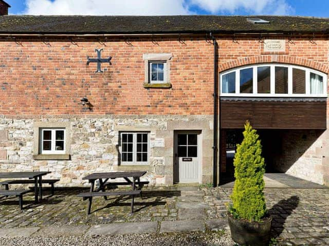 Characterful holiday home | Bruns Cottage - Knockerdown Cottages, Carsington, near Ashbourne