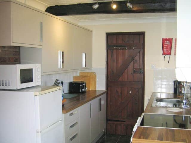 Well equipped kitchen | The Granary - White House Farm Holiday Cottages, Knapton, near North Walsham