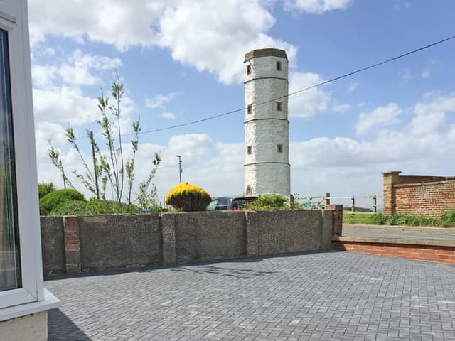 Charming twin bedroom | Homebay, Flamborough